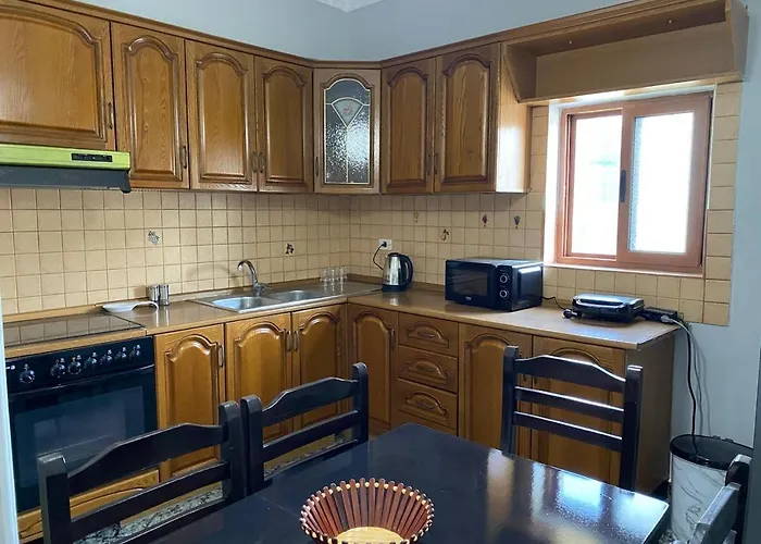 Eagle 2a * Τίρανα