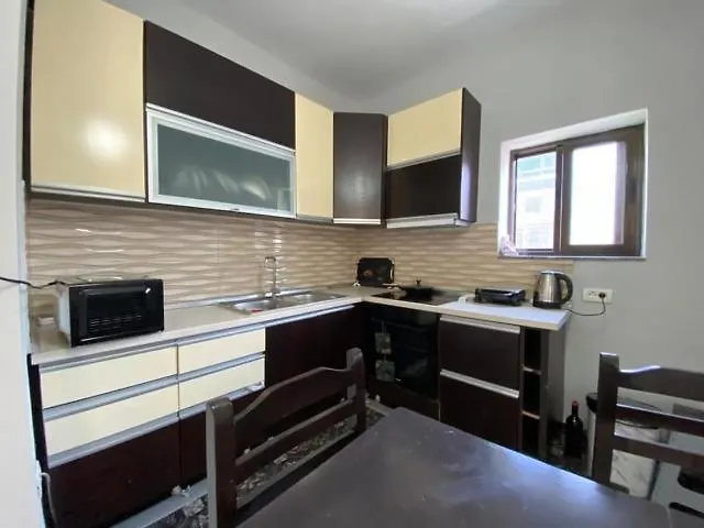 Eagle 2a Τίρανα